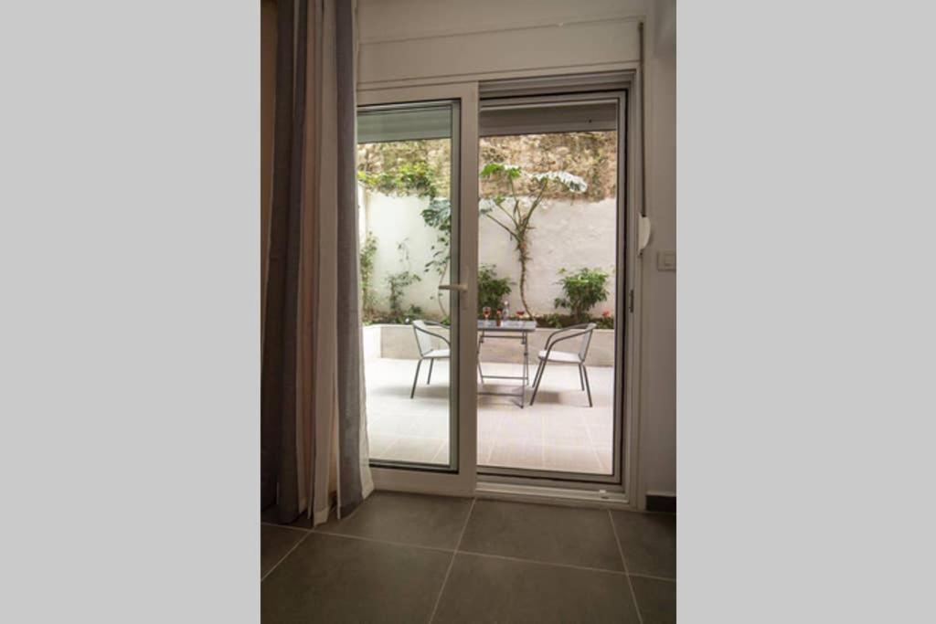 Appartement Brand New Aprt With Backyard In Lycabettus Hill ! à Athènes Extérieur photo